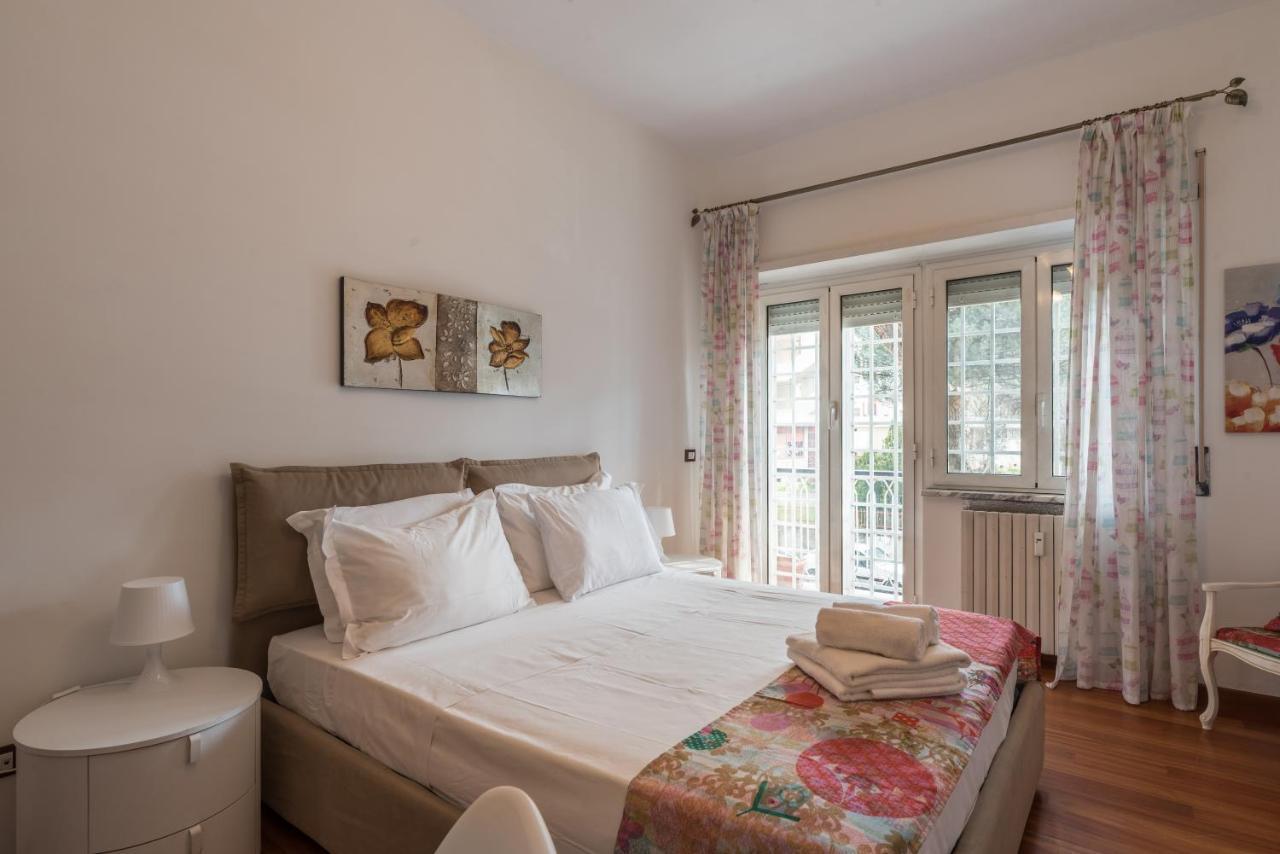 Bright 2 Bedroom And Balcony Roma