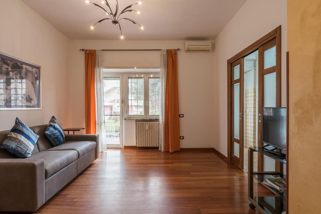 Bright 2 Bedroom And Balcony Appartamento
