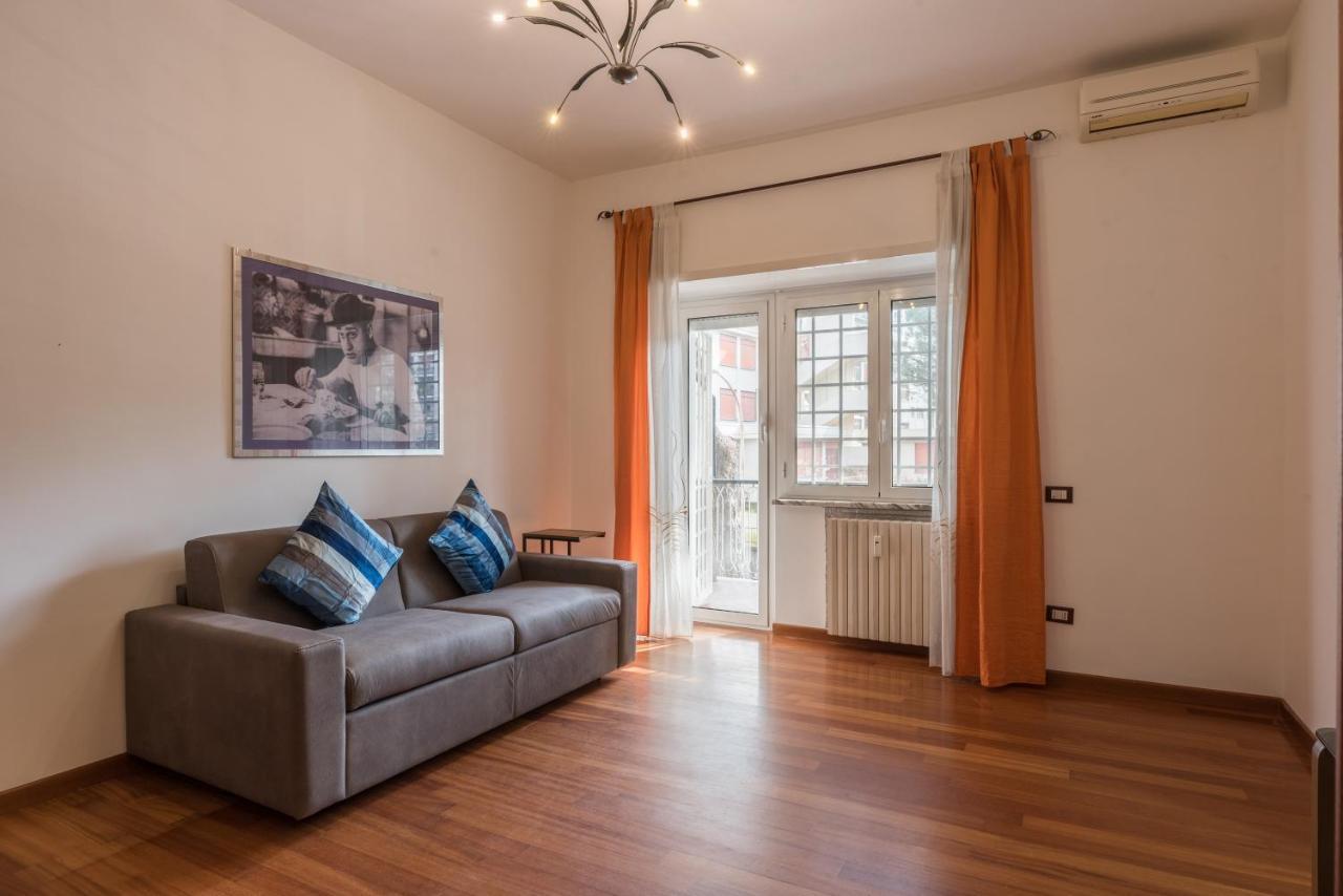 Appartamento Bright 2 Bedroom And Balcony