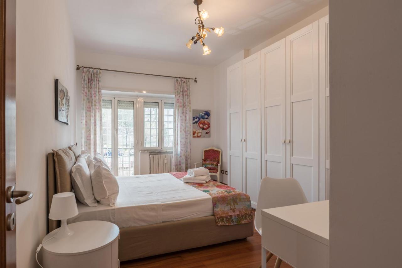 Appartamento Bright 2 Bedroom And Balcony