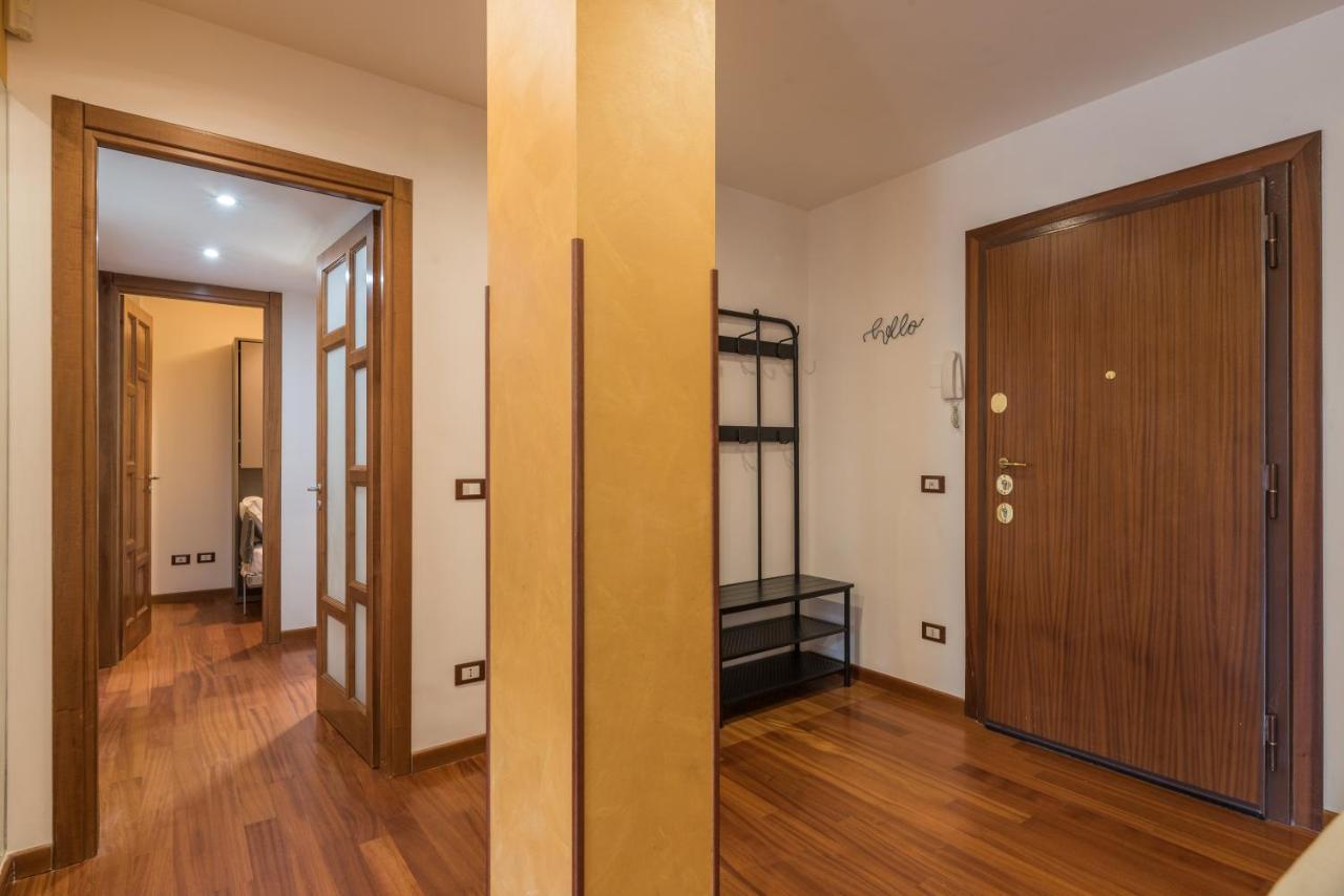 Appartamento Bright 2 Bedroom And Balcony Roma