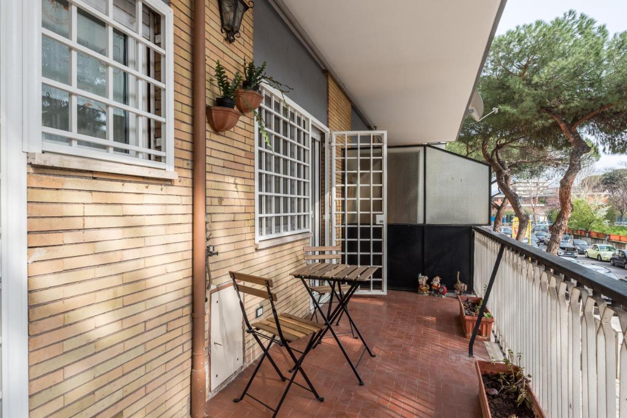 Appartamento Bright 2 Bedroom And Balcony Roma